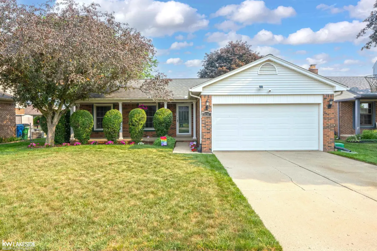 18287 Red Oaks DR, Macomb, MI 48044 - #1