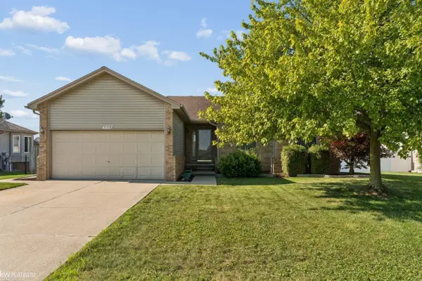31058 Blue Heron DR, Chesterfield, MI 48047