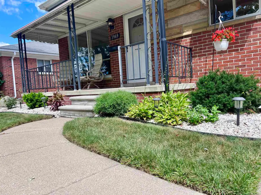 3969 Mckinley ST, Dearborn Heights, MI 48125 - #2