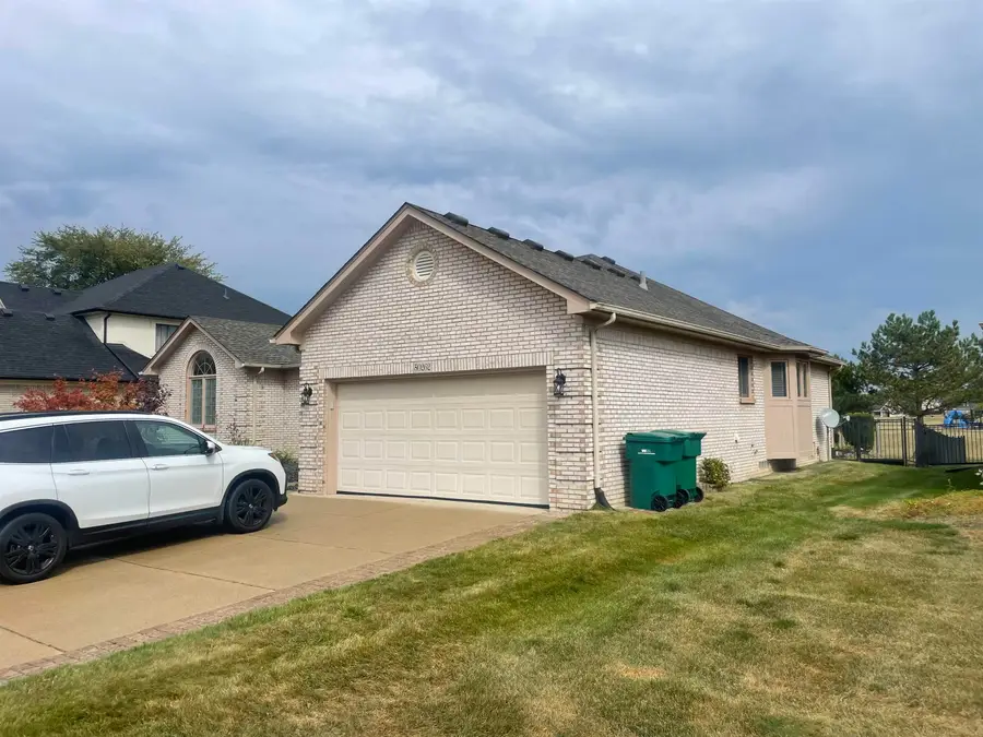 50262 Barrett DR, Macomb, MI 48044 - #2