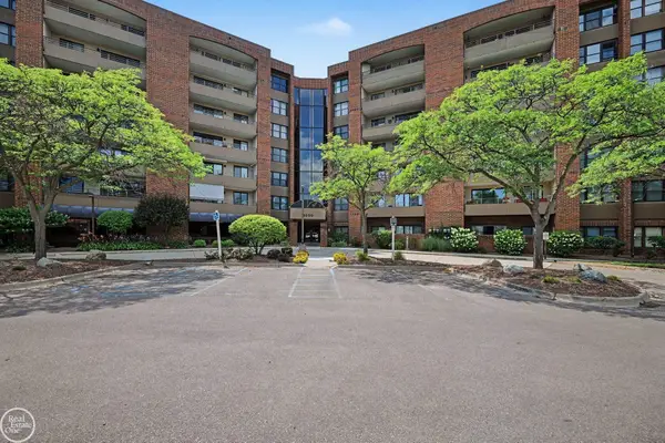 3412 Country Club DR, StClairShores, MI 48082