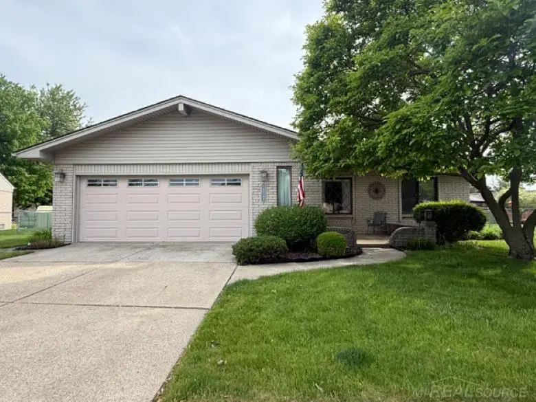 15746 Nader CT, Clinton Township, MI 48038 - #2