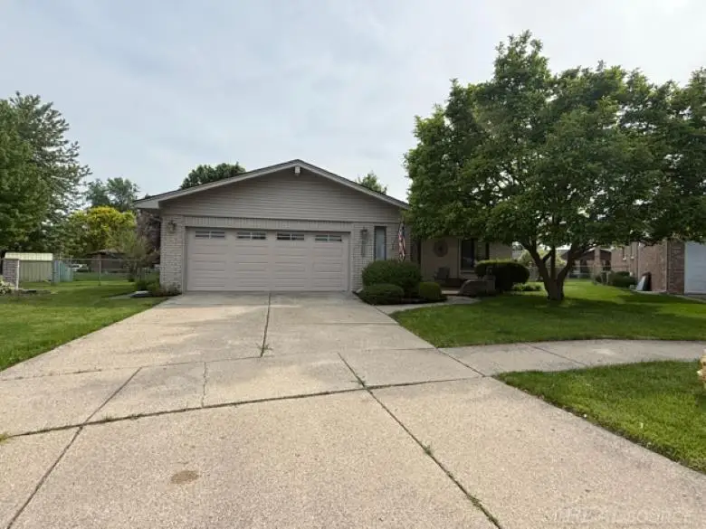 15746 Nader CT, Clinton Township, MI 48038 - #3