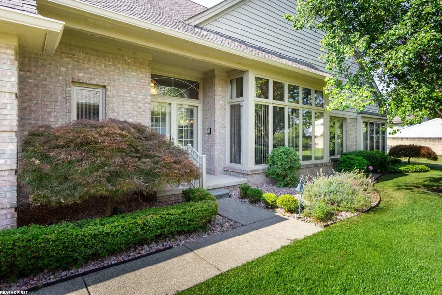 42857 Christina DR, Sterling Heights, MI 48313 - #3