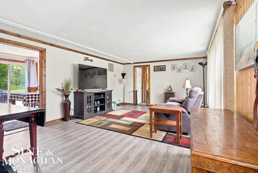 7665 Metcalf RD, Avoca, MI 48006 - #3