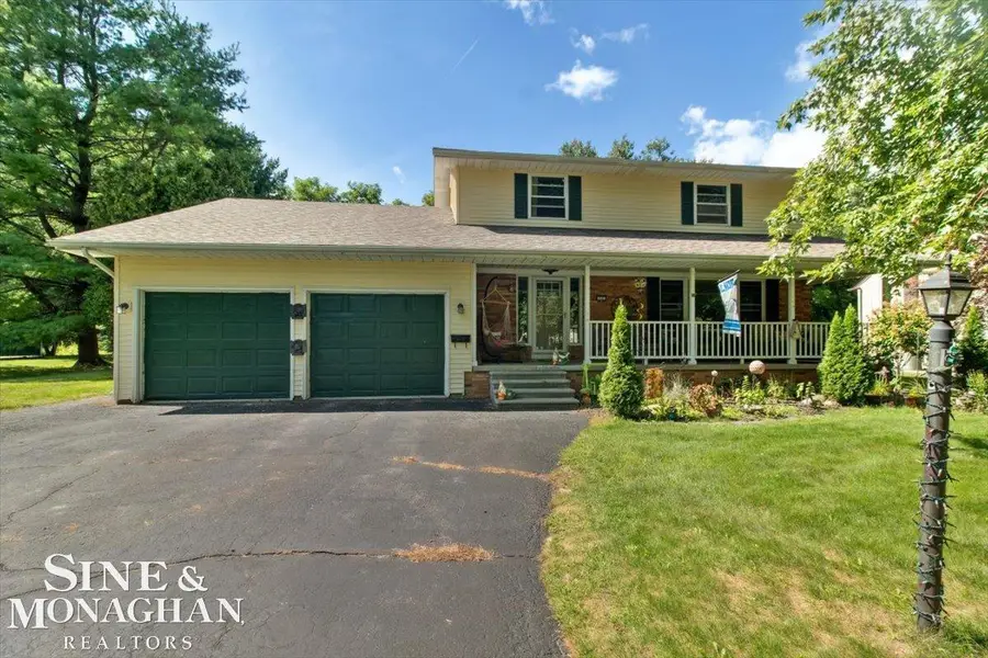 137 E Meldrum CIR, Saint Clair, MI 48079 - #2