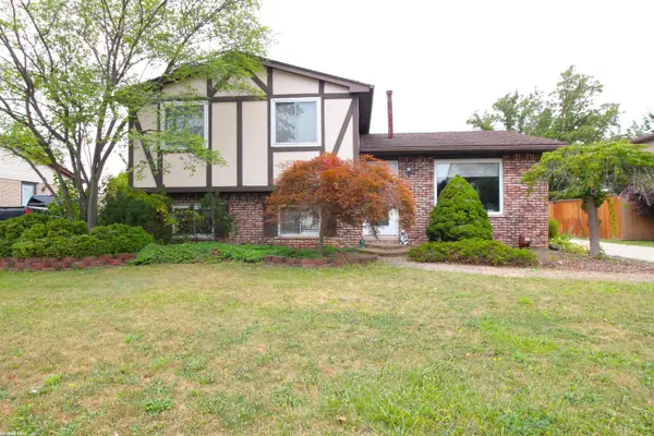 17164 Anita ST, Fraser, MI 48026