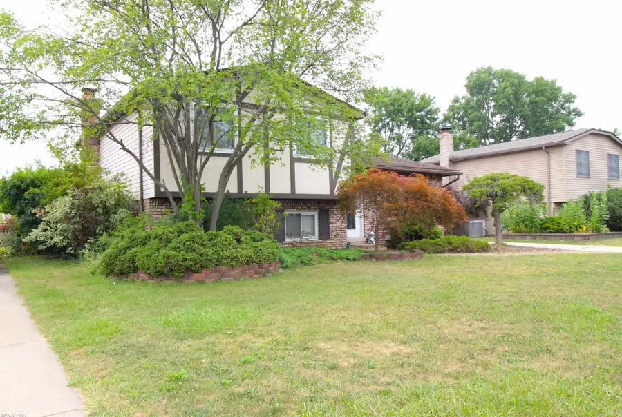 17164 Anita ST, Fraser, MI 48026 - #3