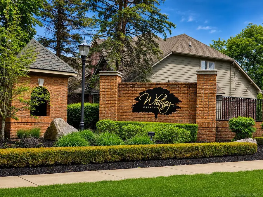 55733 Whitney CT, Shelby, MI 48315 - #3