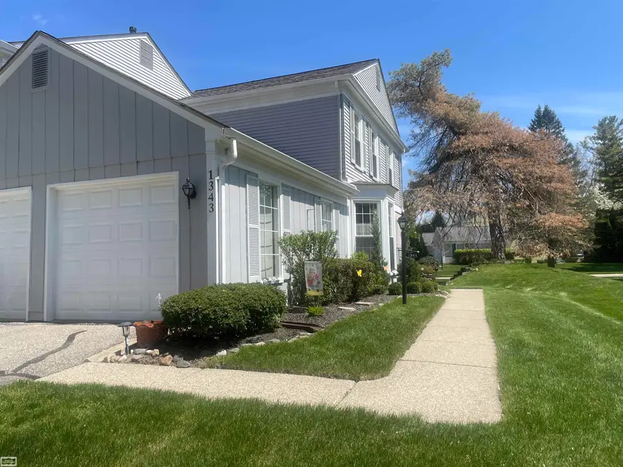 1343 Autumn LN, Rochester Hills, MI 48306 - #2