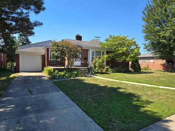 22300 Edmunton ST, StClairShores, MI 48080