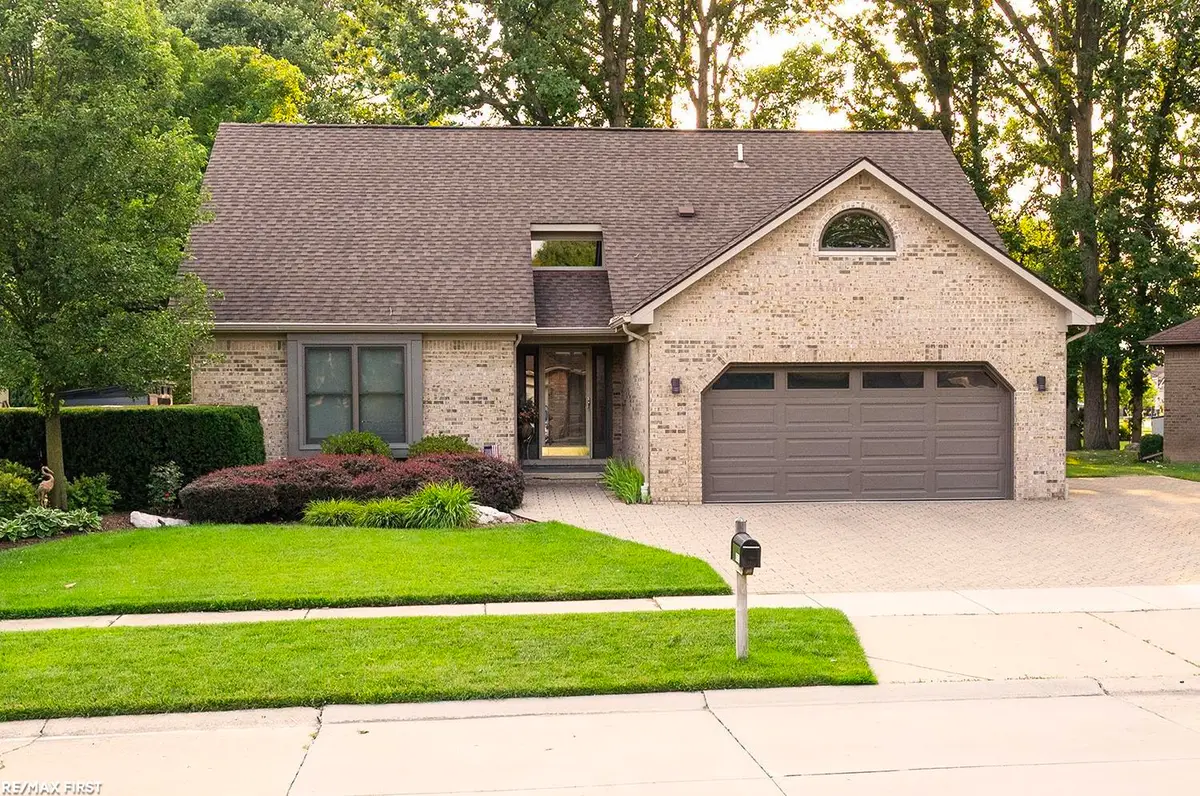 48315 Walden RD, Macomb, MI 48044 - #1