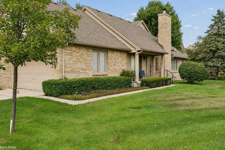 16725 Pearlcreek CT, Macomb, MI 48042 - #2
