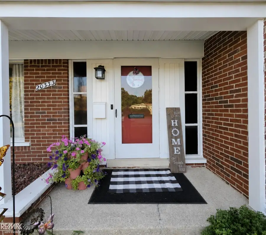 20333 Weyher ST, Livonia, MI 48152 - #3