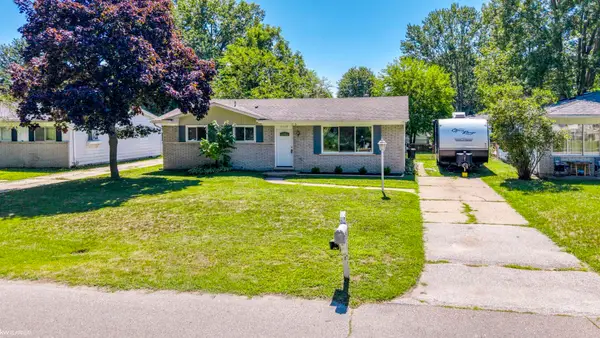 1113 Summer ST, Algonac, MI 48001