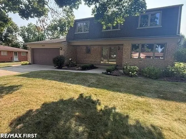 53277 Garland DR, Utica, MI 48316 - #2