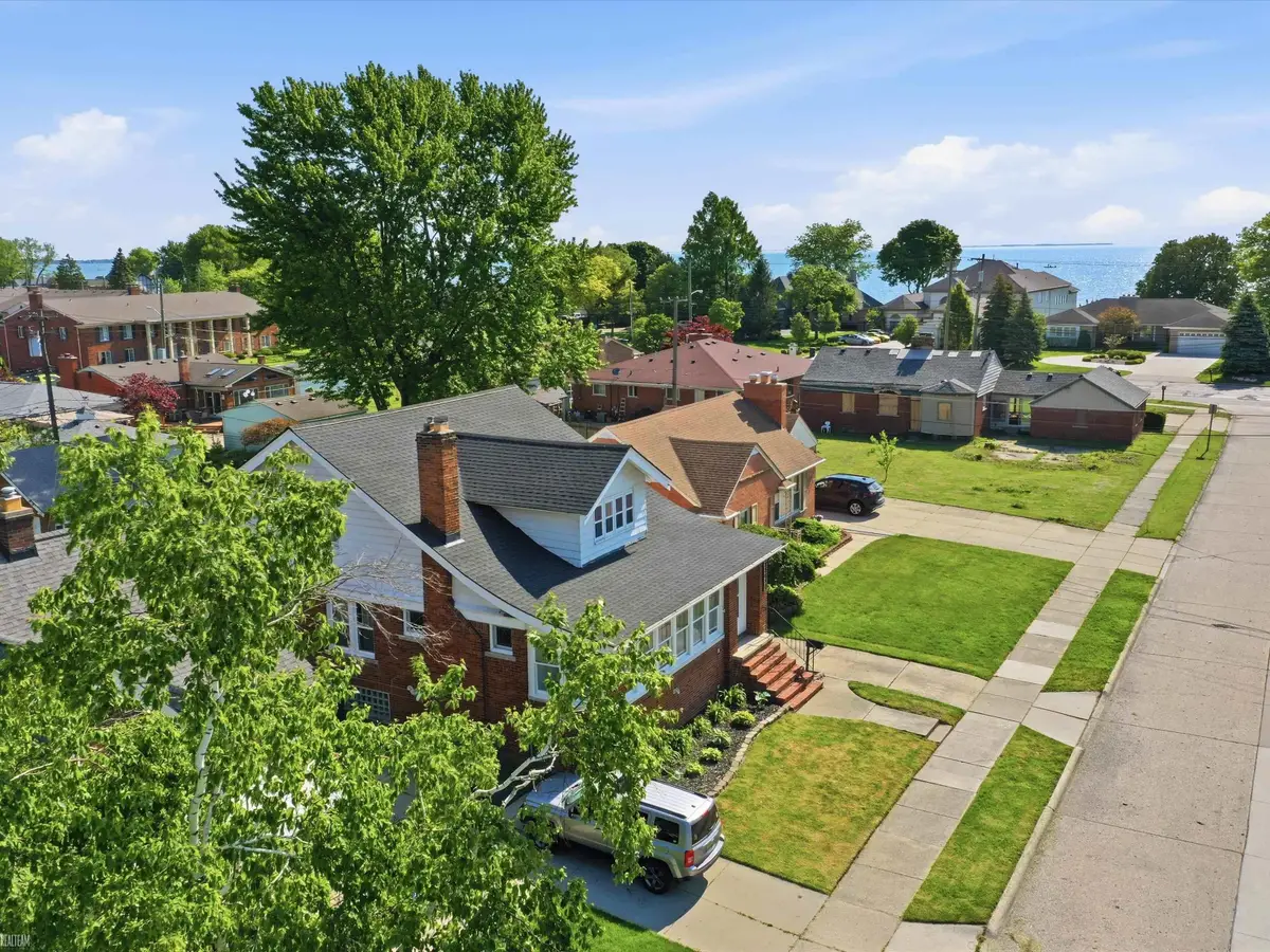 22823 Visnaw ST, Saint Clair Shores, MI 48081 - #1