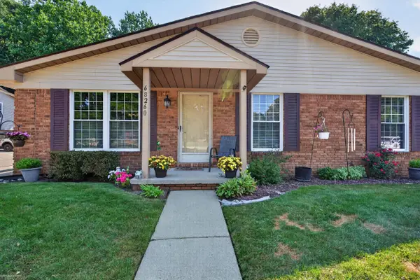68260 Rosewood LN, Richmond, MI 48062