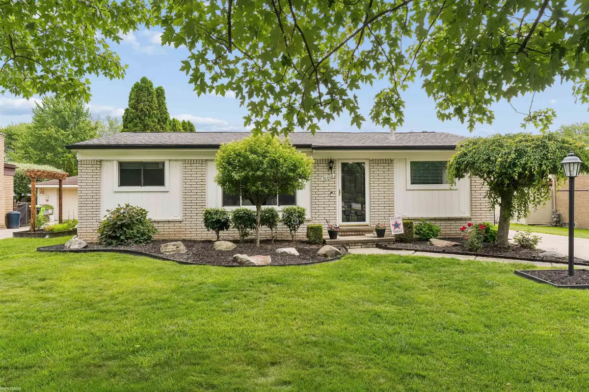 50408 Spruce DR, Chesterfield, MI 48047 - #1
