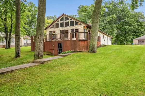 1932 W Parklane LN, WhiteCloud, MI 49349