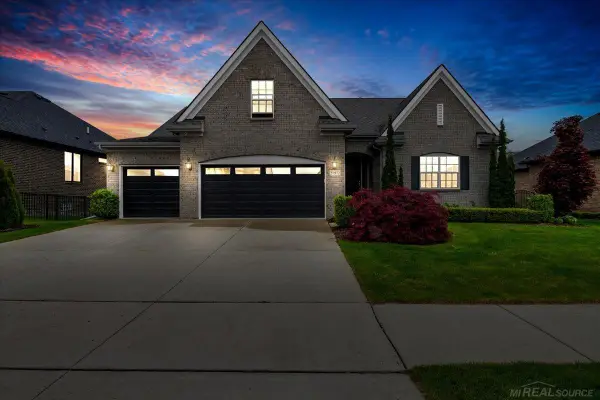 21972 E Majestic DR, Macomb, MI 48044
