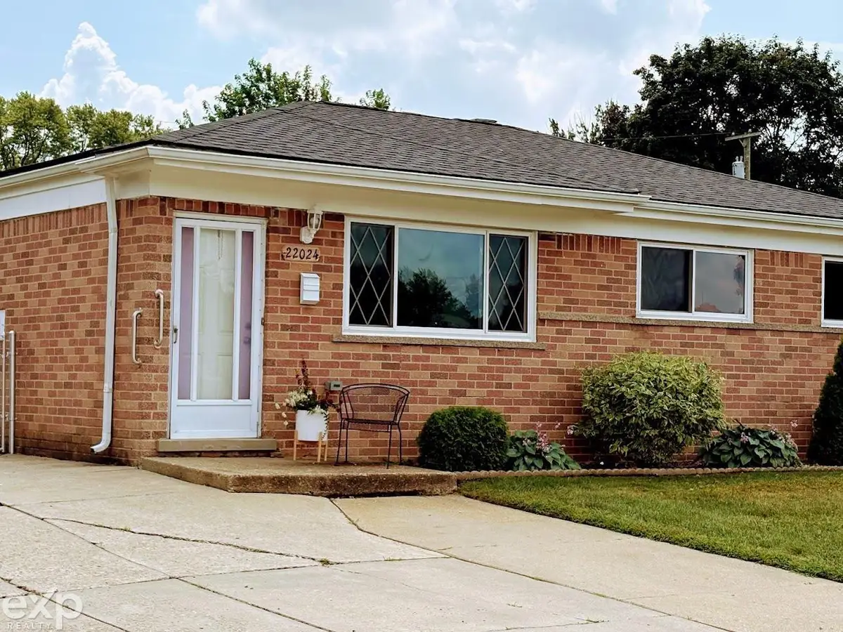 22024 Evergreen ST, Saint Clair Shores, MI 48082 - #1