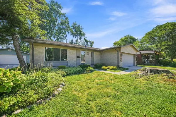 37340 Castleton DR, SterlingHeights, MI 48312