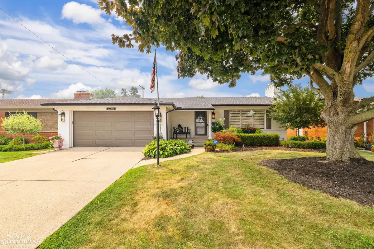 23200 Middlesex ST, Saint Clair Shores, MI 48080 - #1