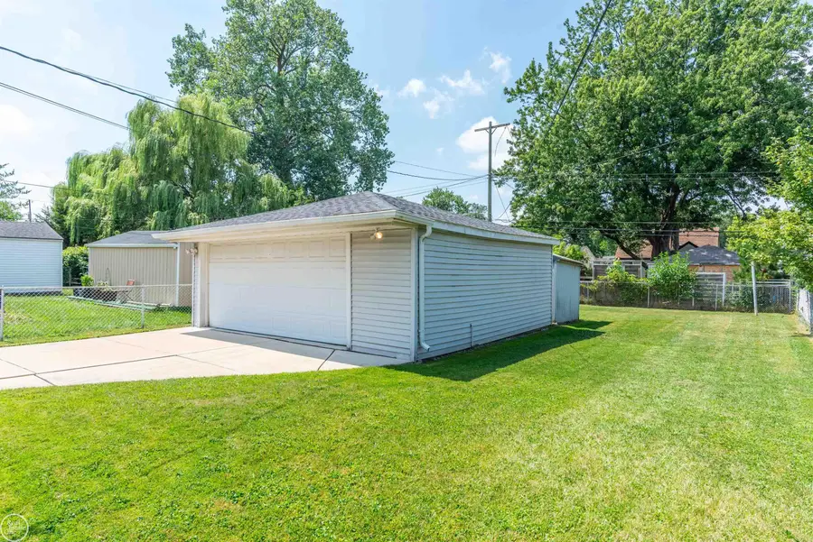 24643 Stewart AVE, Warren, MI 48089 - #3