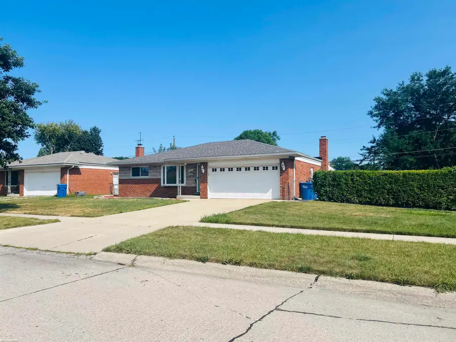 14057 Edison ST, Warren, MI 48088 - #2