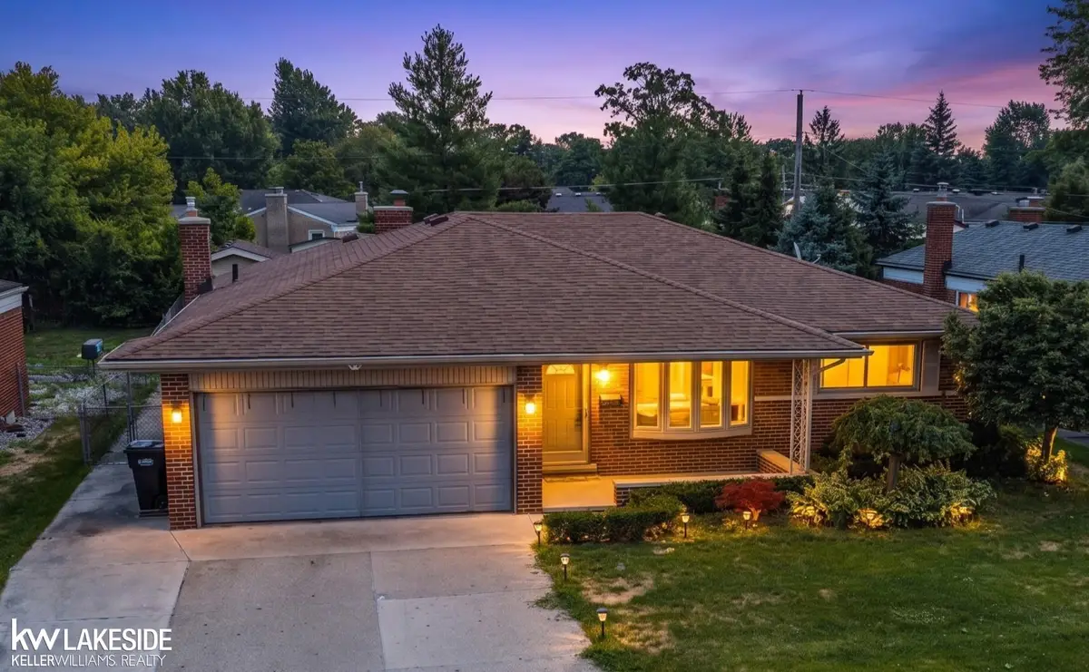 33330 Mina DR, Sterling Heights, MI 48312 - #1