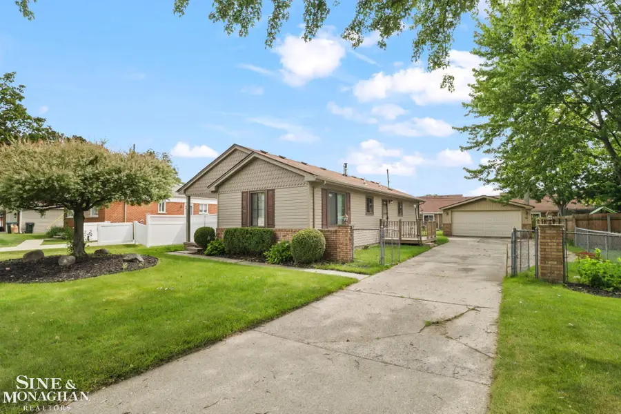 30022 5th ST, Saint Clair Shores, MI 48082 - #2