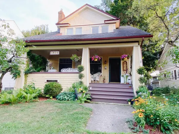 1329 Hillcrest AVE, Kalamazoo, MI 49008