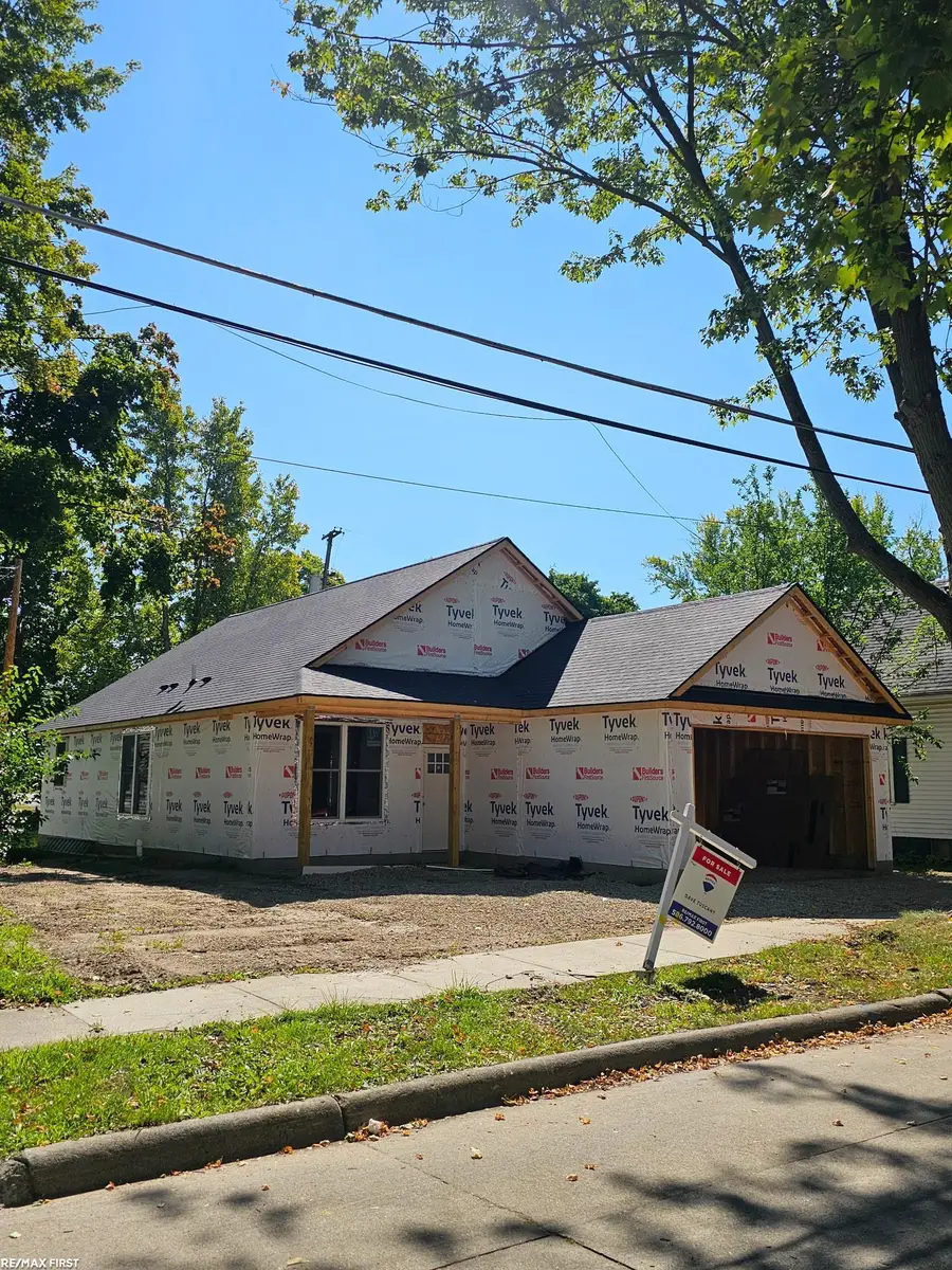 71 Smith ST, Mount Clemens, MI 48043 - #2