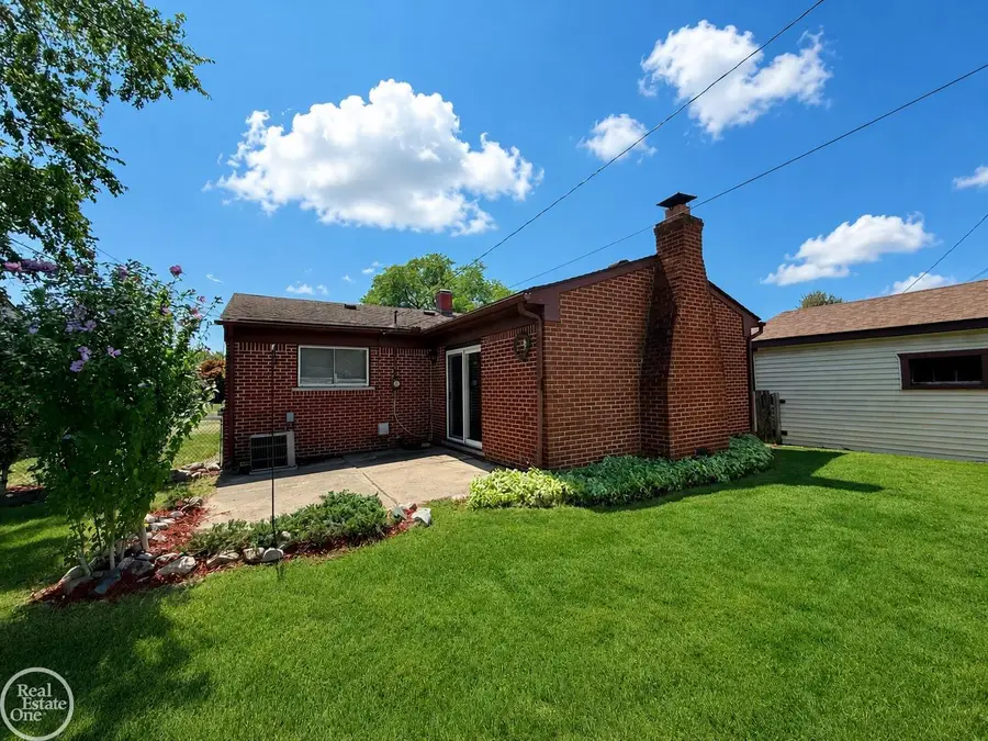 12053 Sorrento BLVD, Sterling Heights, MI 48312 - #2