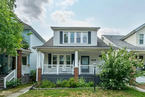 1445 Lakepointe ST, GrossePointePark, MI 48230