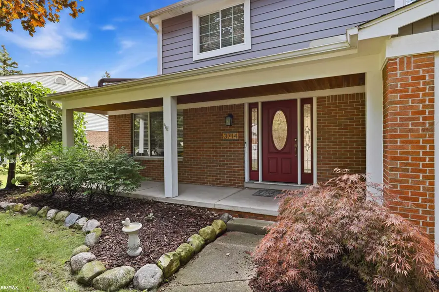 3714 Sandburg DR, Troy, MI 48083 - #3