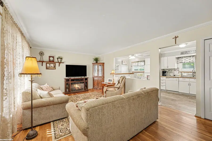 31015 Palomino AVE, Warren, MI 48093 - #2