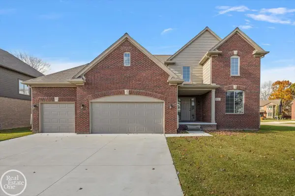50567 Summit View DR, Macomb, MI 48042