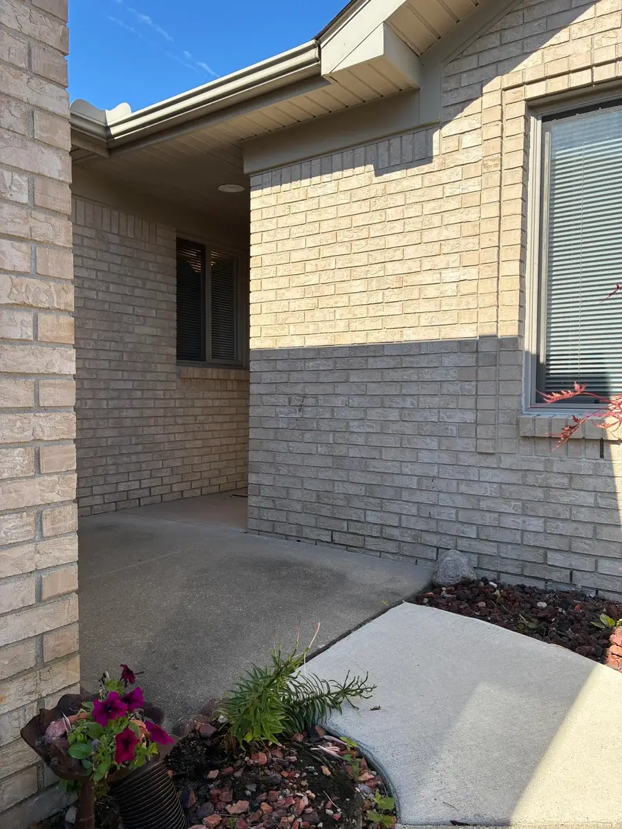 35275 Silver Maple DR, Clinton Township, MI 48035 - #2