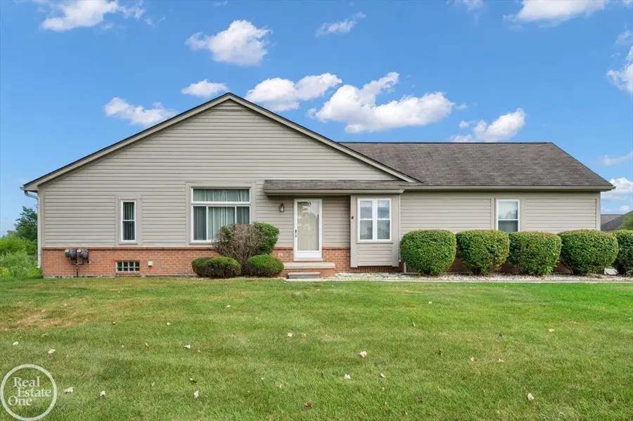 34384 Manor Run CIR, Sterling Heights, MI 48312 - #3