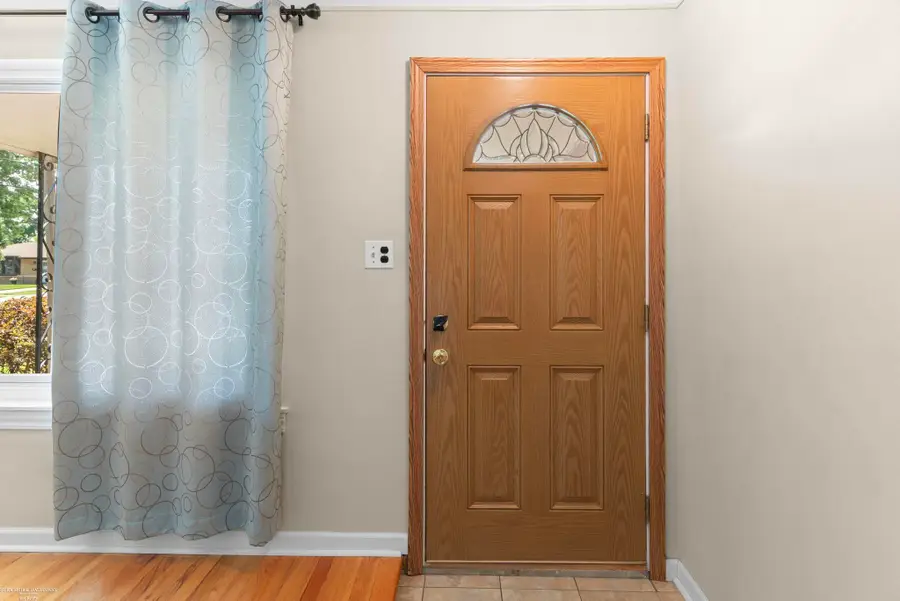 3825 Hillcrest ST, Warren, MI 48092 - #3
