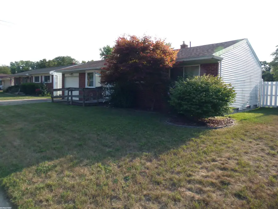 12643 Takoma DR, Sterling Heights, MI 48313 - #2