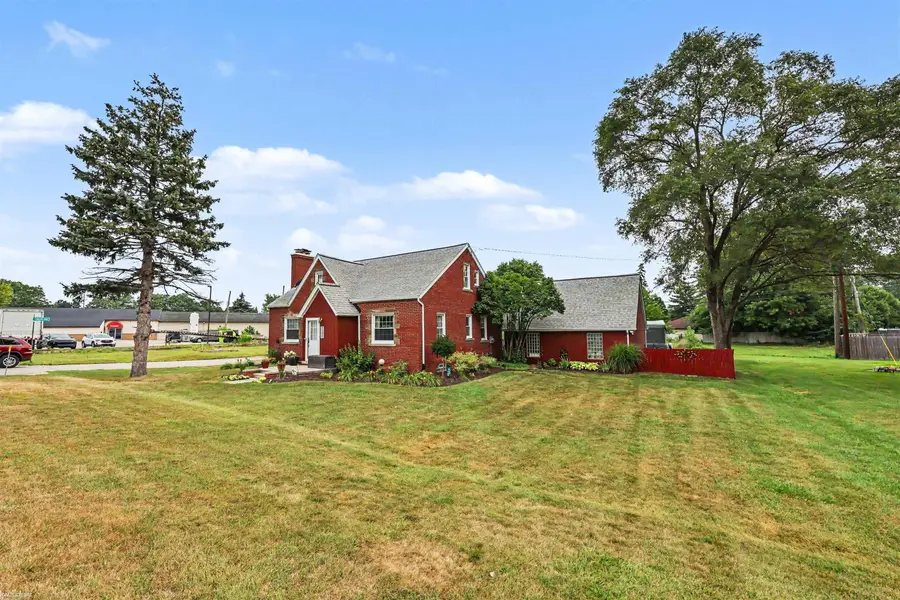 35746 Utica RD, Clinton Township, MI 48035 - #3