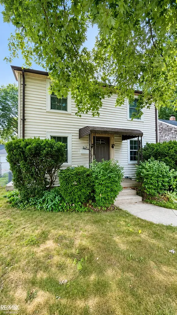 628 S Altadena, RoyalOak, MI 48067