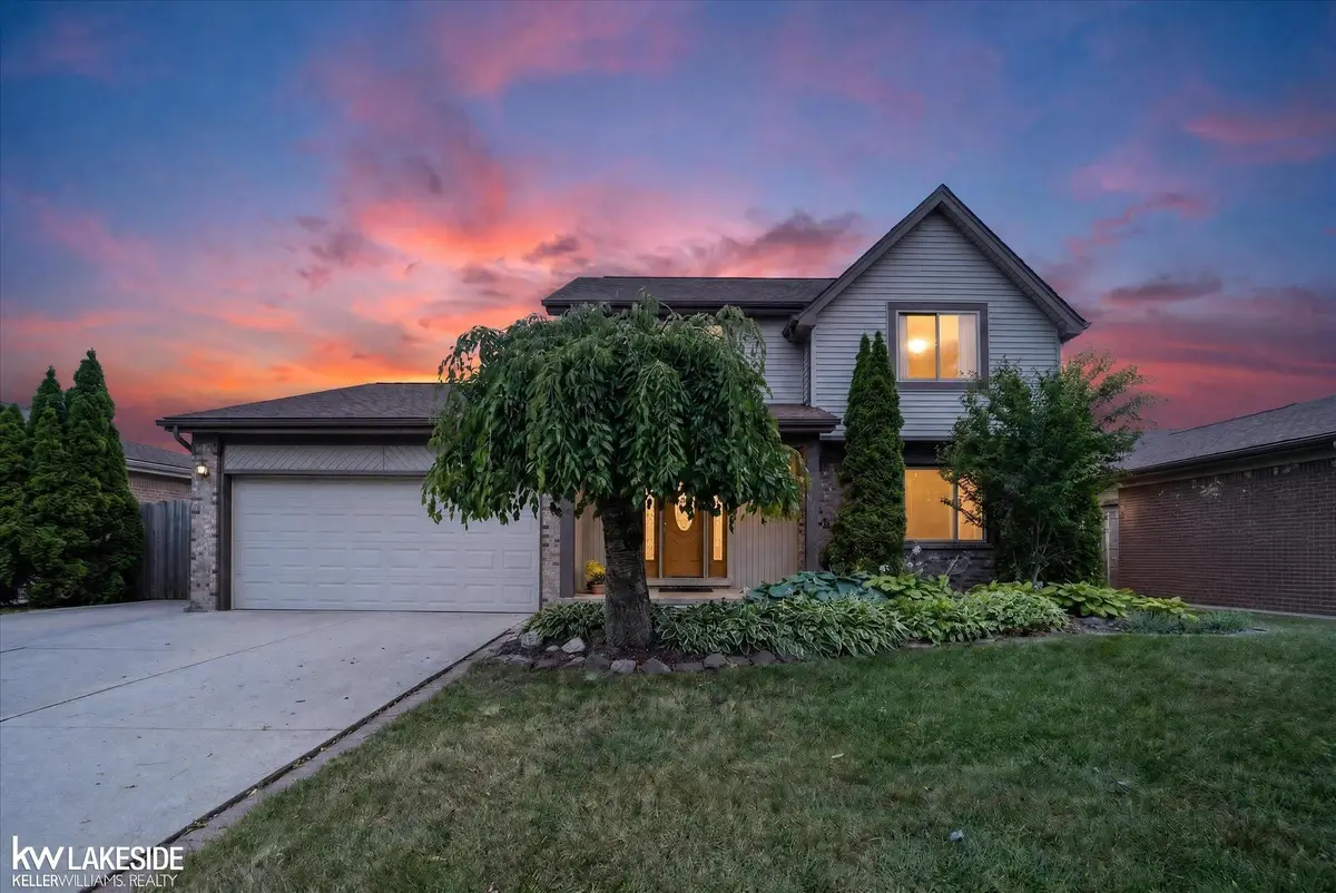 36847 Lodge DR, Sterling Heights, MI 48312 - #1