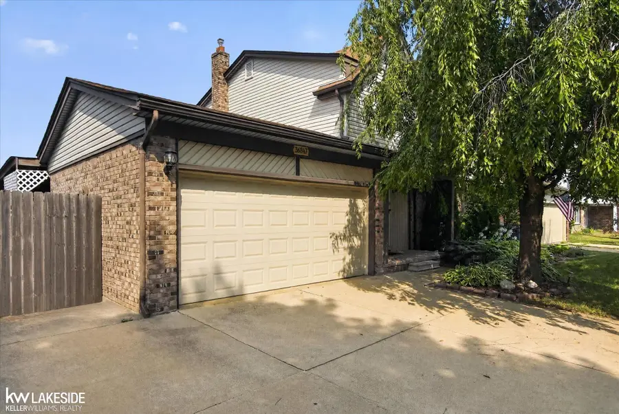 36847 Lodge DR, Sterling Heights, MI 48312 - #3