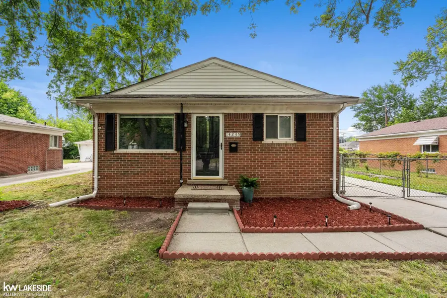 14235 Inkster RD, Livonia, MI 48154 - #2