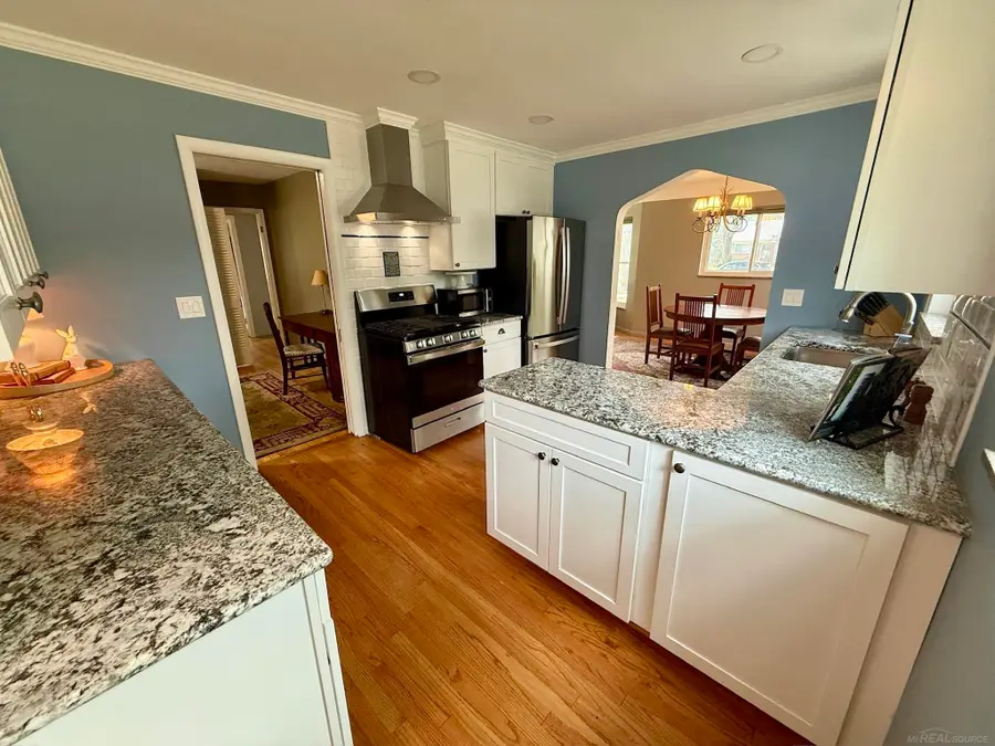 31180 E Rutland DR, Beverly Hills, MI 48025 - #3