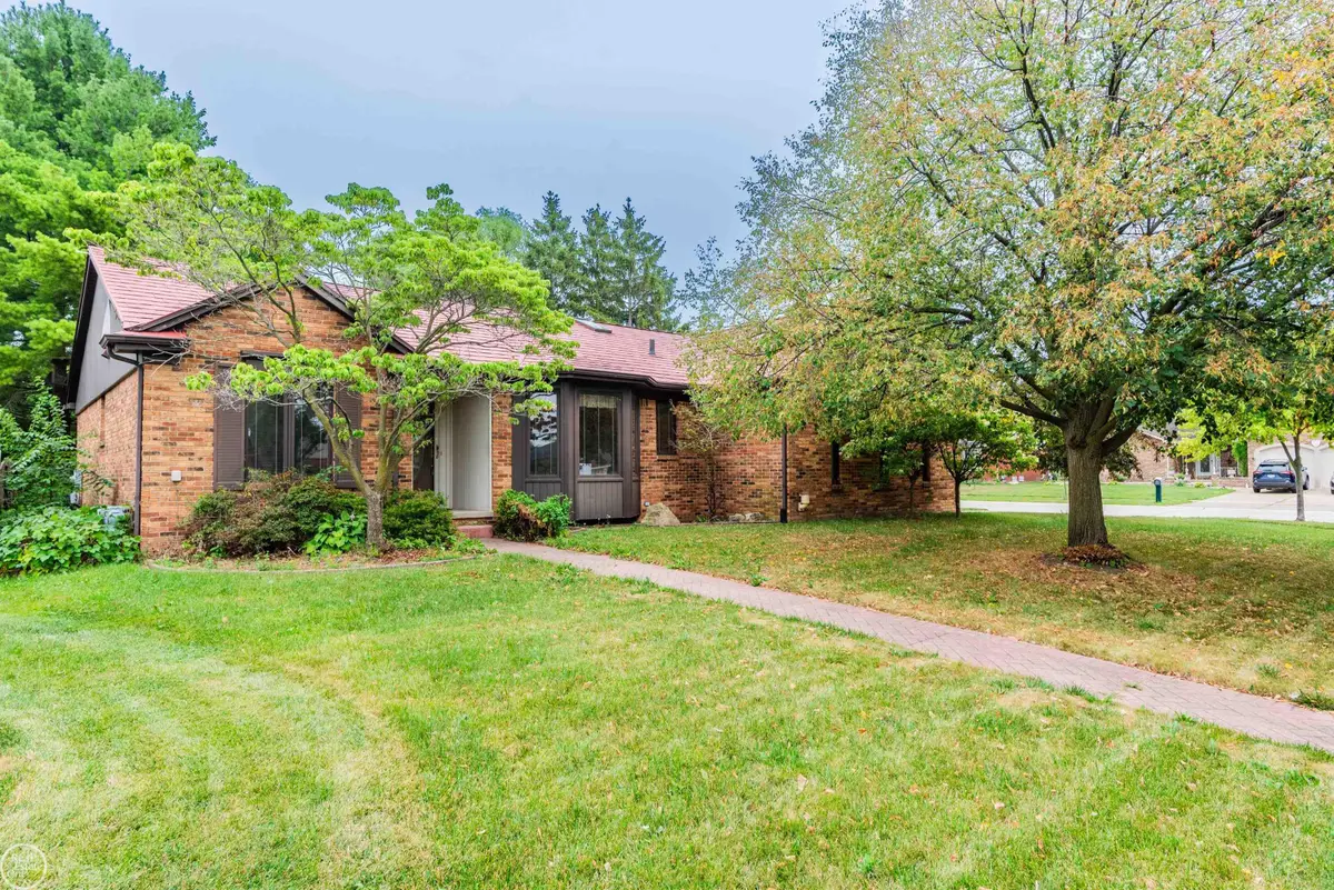 40410 Kinburn DR, Sterling Heights, MI 48310 - #1